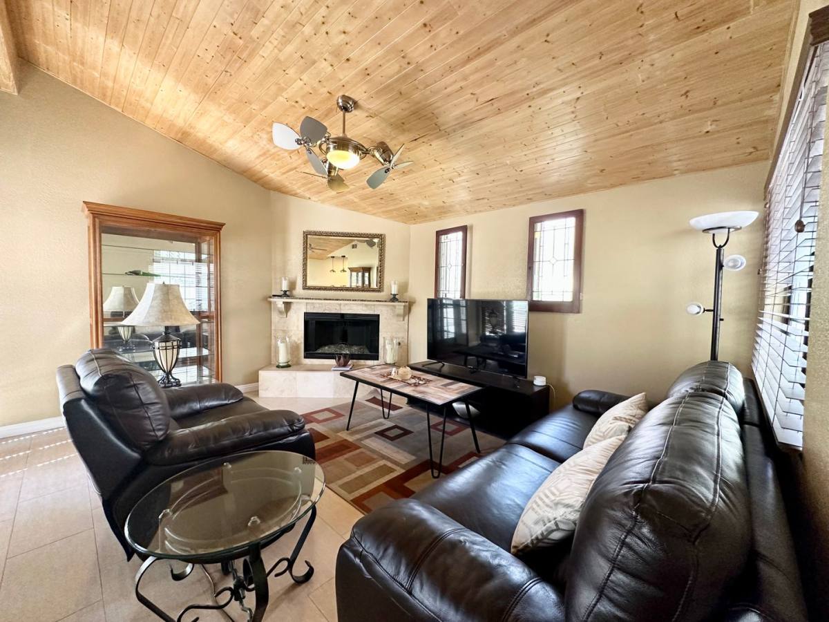 Condo for rent at 45550 Ocotillo Dr, Palm Desert, CA 92260