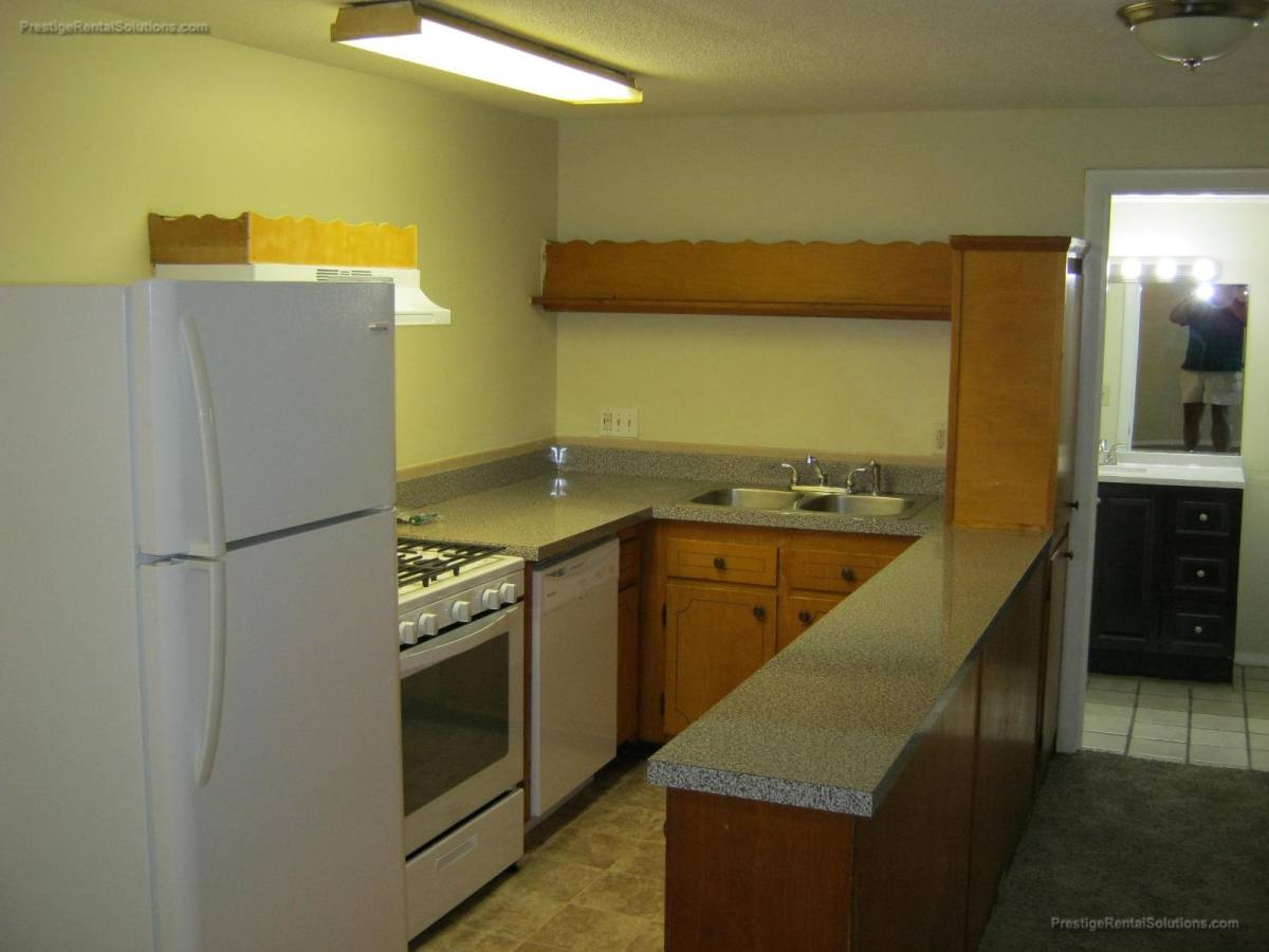 Apartment for rent at 70 Barrows St #6, Fall River, MA 02724