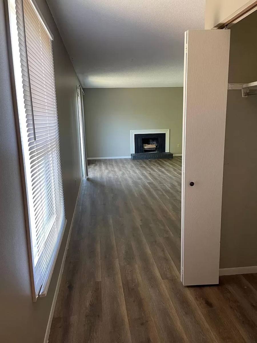 Apartment for rent at 5711 W Ridgecrest Dr, Peoria, IL 61615