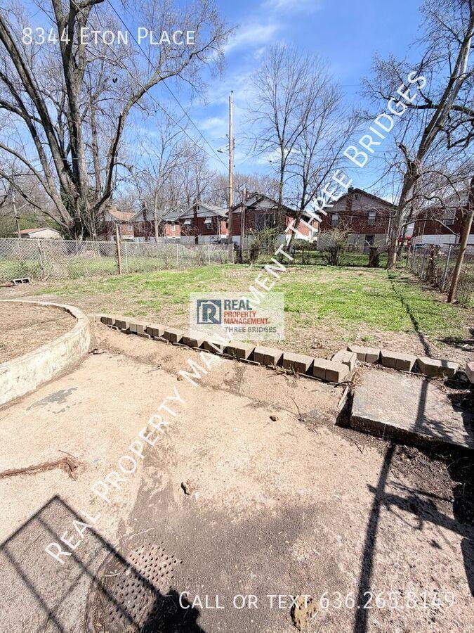 House for rent at 8344 Eton Place, Saint Louis, MO 63136