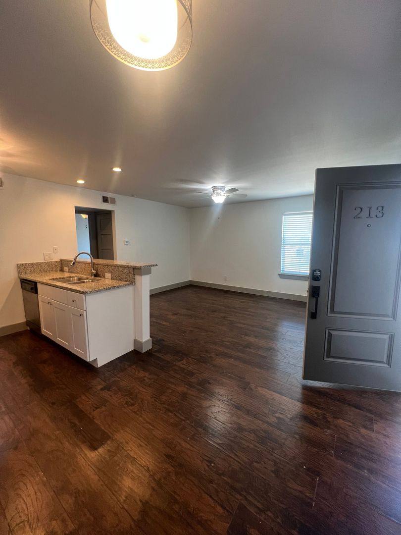 Apartment for rent at 4633 Fairmount St, Dallas, TX 75219