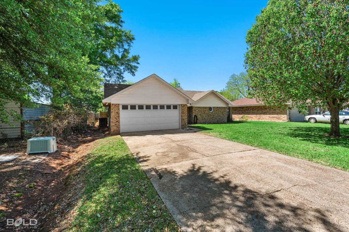 House for rent at 2542 Spruce Dr, Bossier City, LA 71111