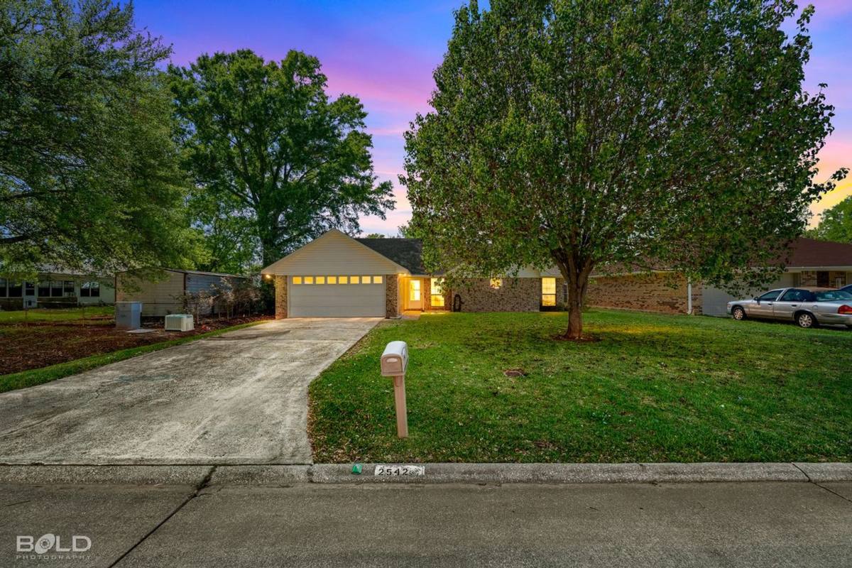 House for rent at 2542 Spruce Dr, Bossier City, LA 71111