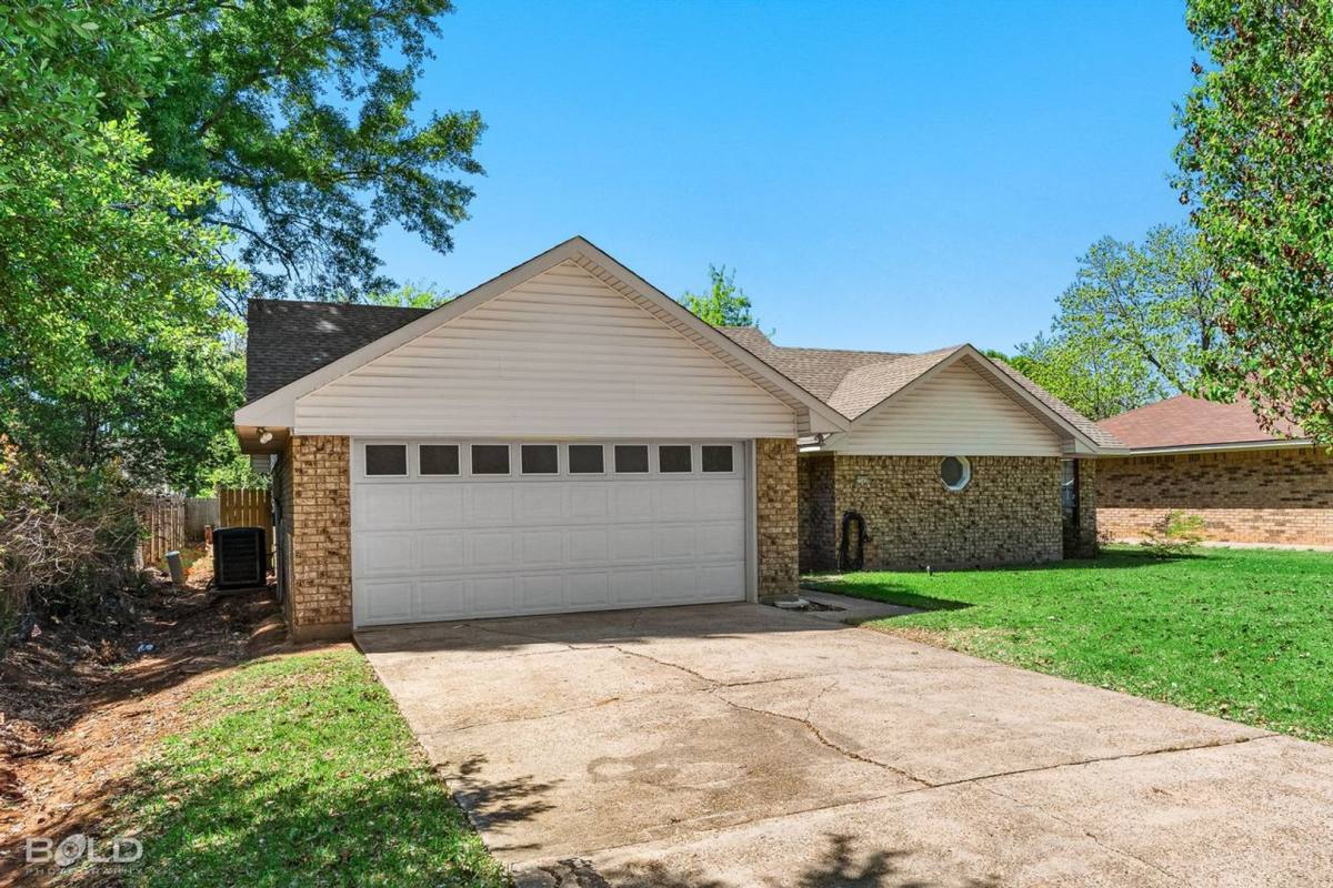 House for rent at 2542 Spruce Dr, Bossier City, LA 71111