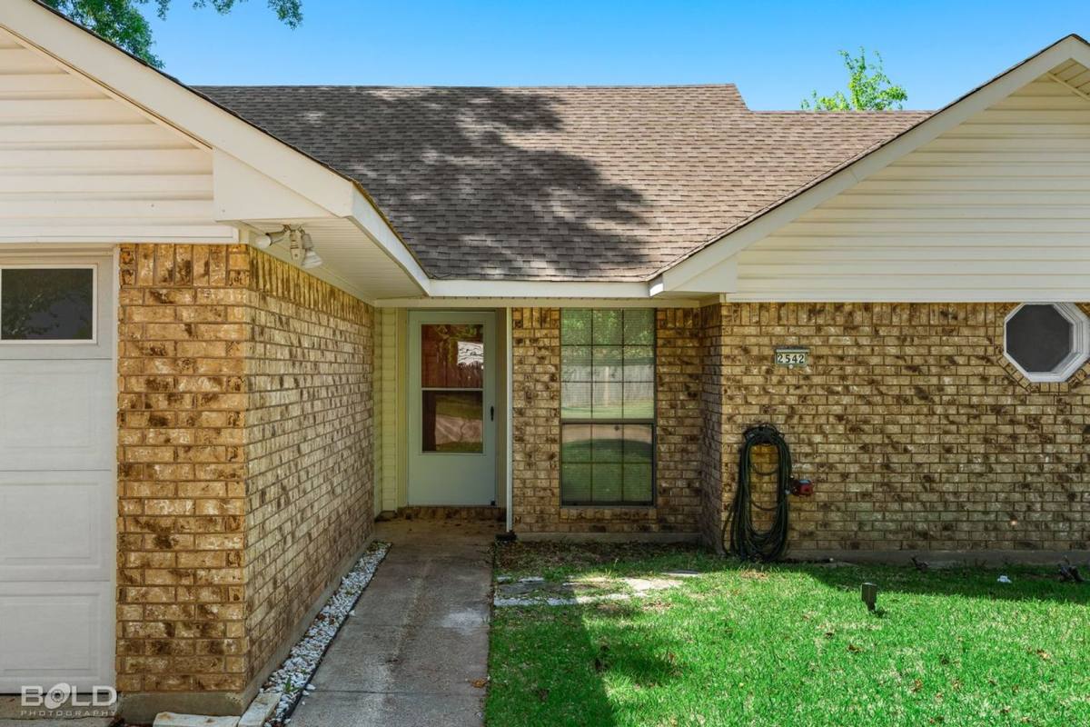 House for rent at 2542 Spruce Dr, Bossier City, LA 71111