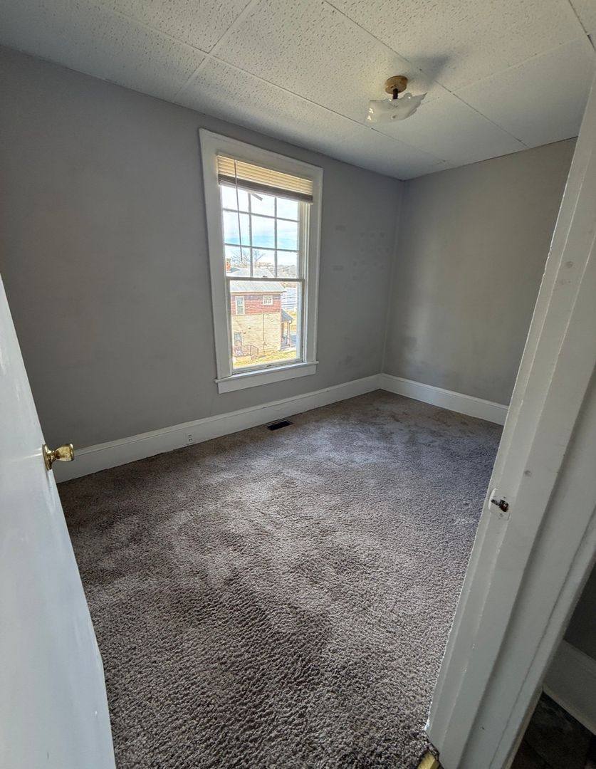 Apartment for rent at 1404 W Fourth St, Winston Salem, NC 27101