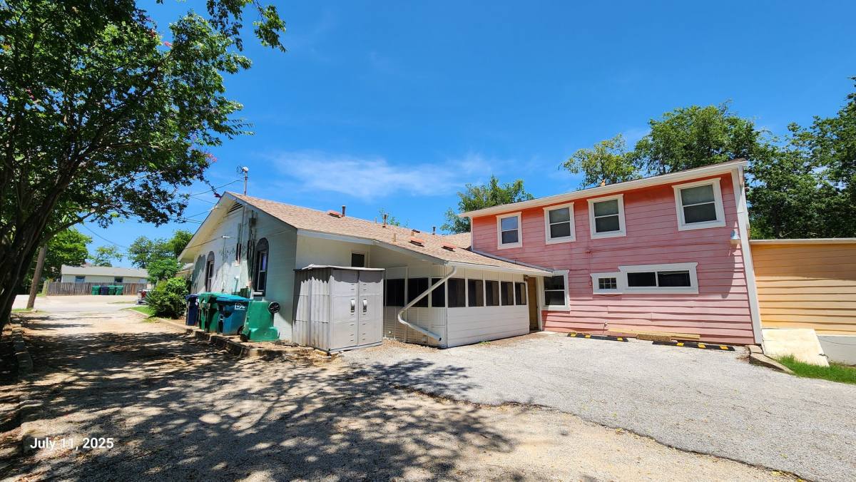 Apartment for rent at 1015 S Welch St, Denton, TX 76201