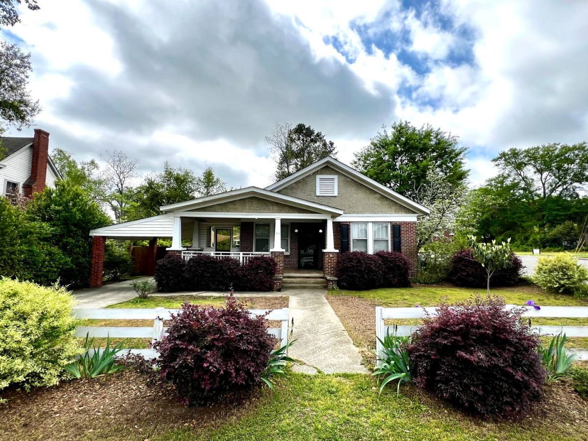 House for rent at 901 Center St, West Columbia, SC 29169