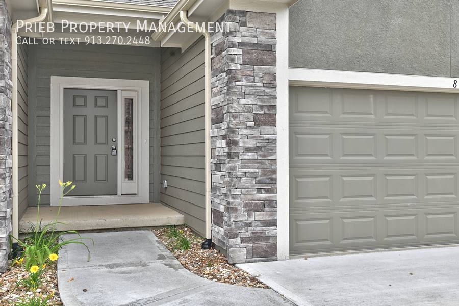 Townhouse for rent at 8845 Findley St - Interior #BUILDING 11, Lenexa, KS 66227
