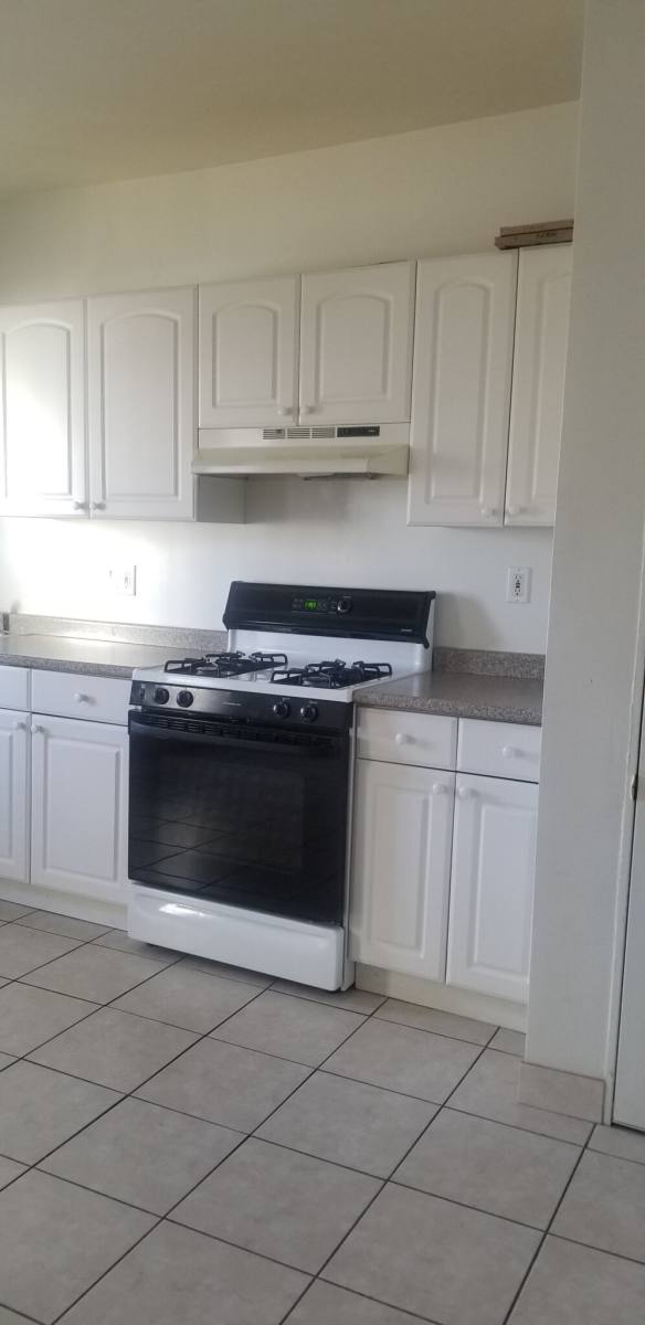 Apartment for rent at 211 White St #2R, Lowell, MA 01854