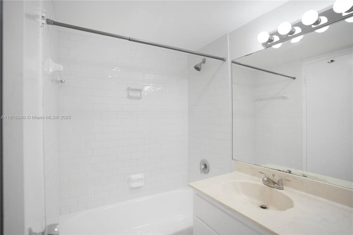 Condo for rent at 800 W Ave #924, Miami Beach, FL 33139