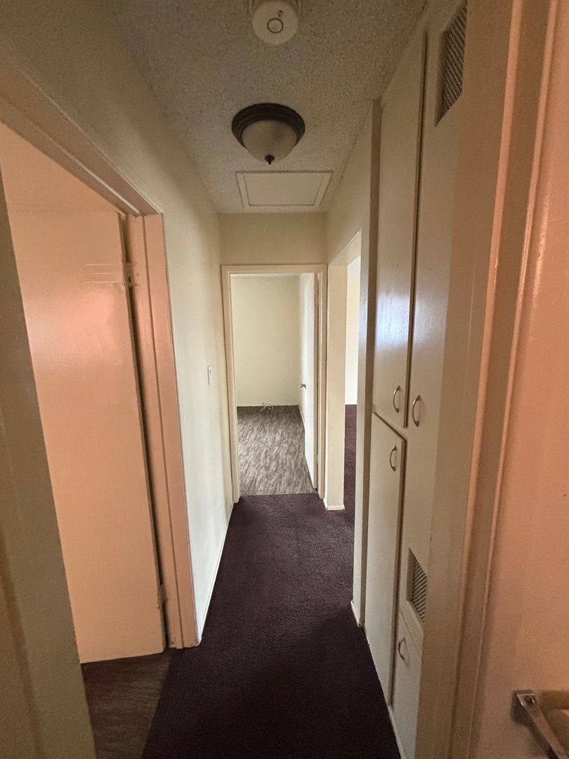 Apartment for rent at 229 E 89th St, Los Angeles, CA 90003