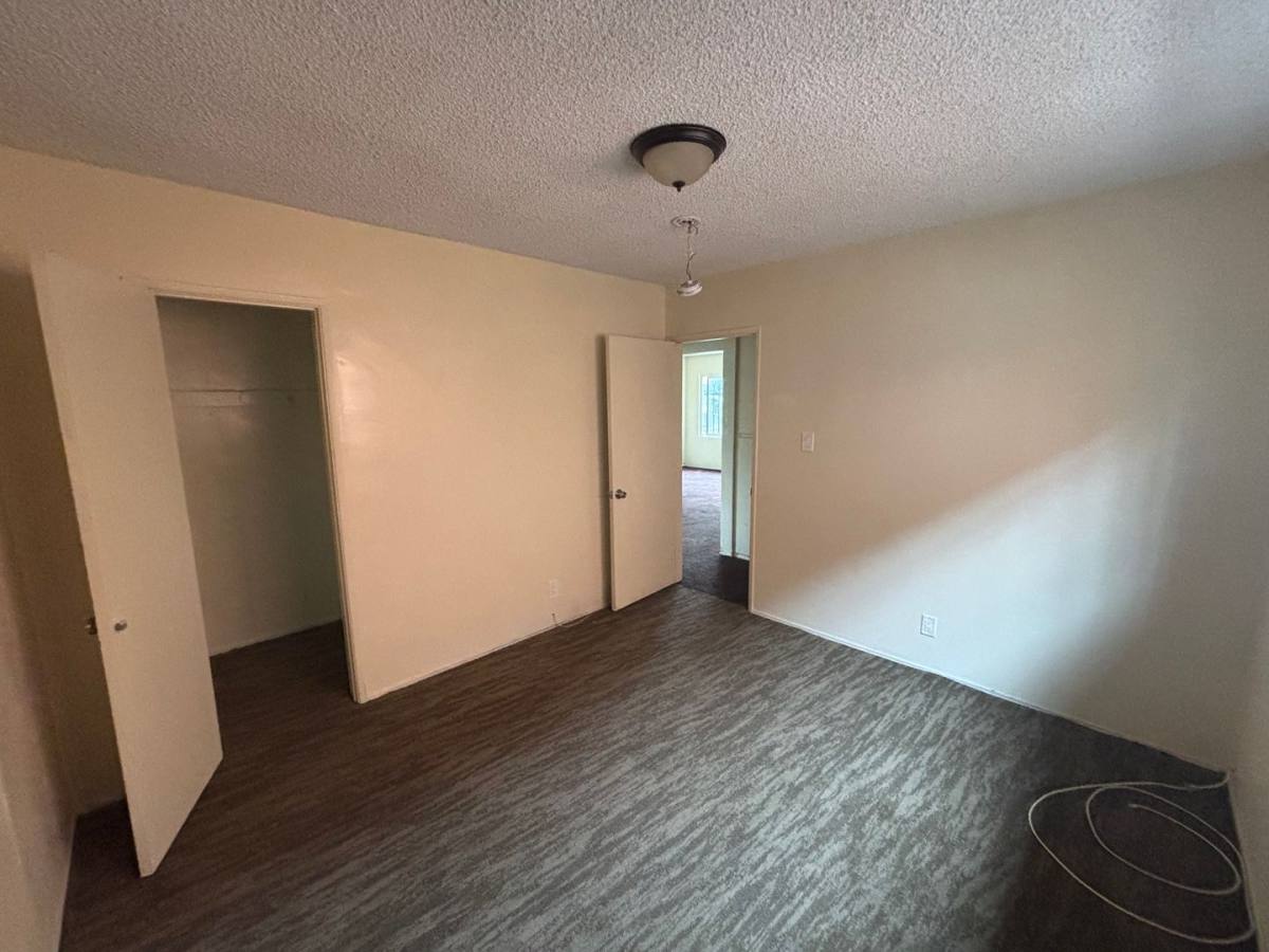 Apartment for rent at 229 E 89th St, Los Angeles, CA 90003