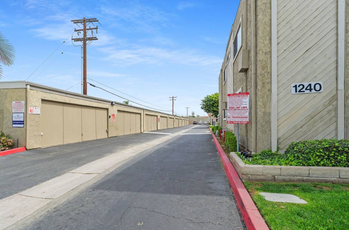 Apartment for rent at 1240 N State College Blvd, Anaheim, CA 92806