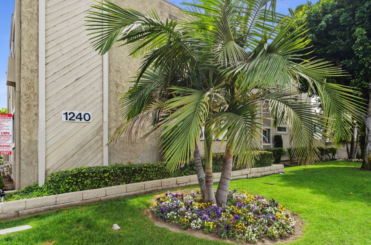 Apartment for rent at 1240 N State College Blvd, Anaheim, CA 92806