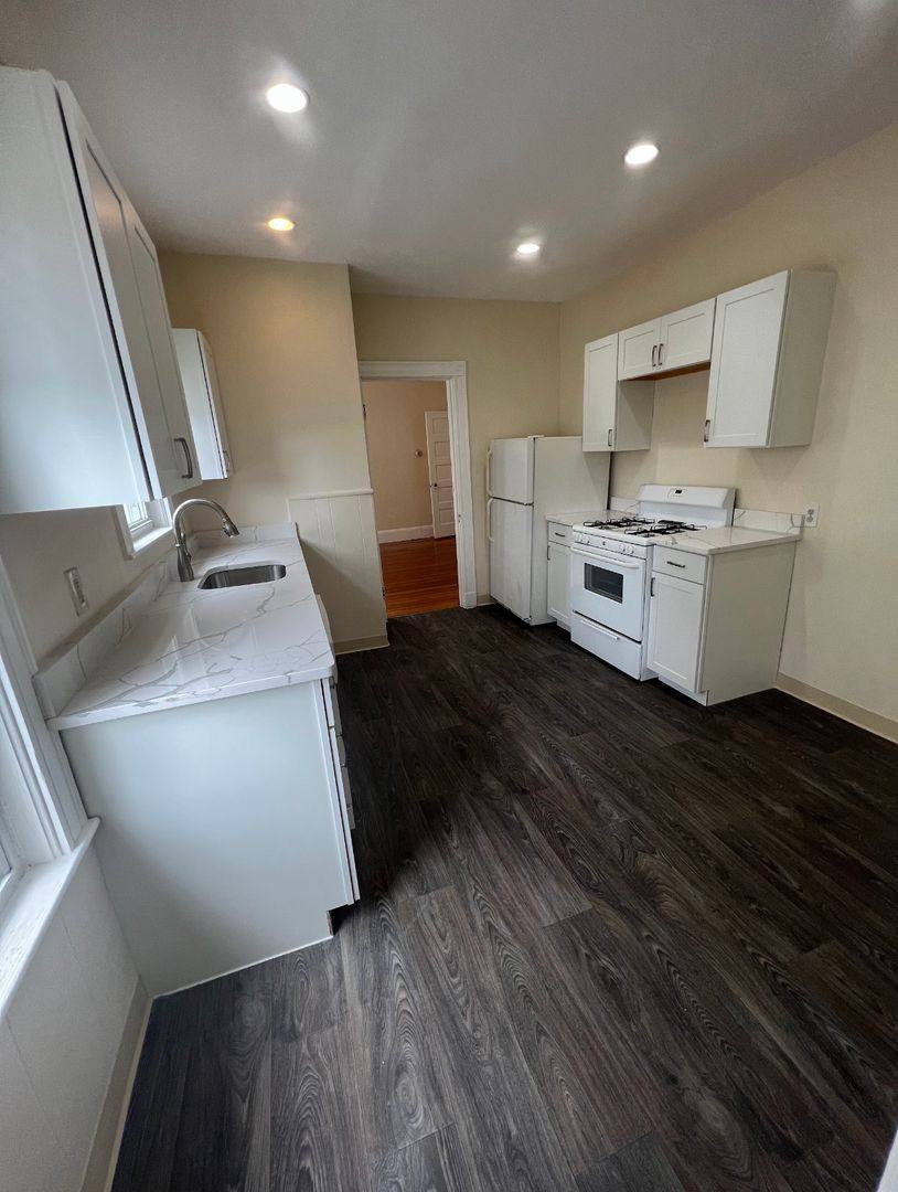 37 Porter St, Somerville, MA 02143