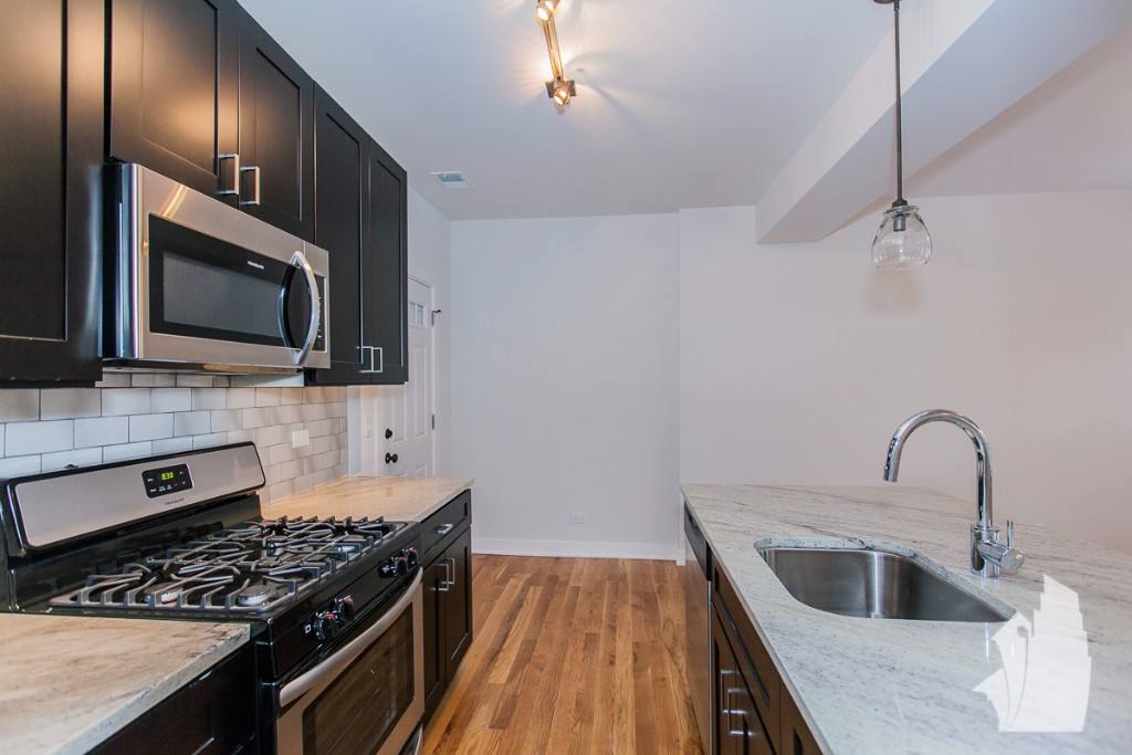Apartment for rent at 2201 W Eastwood #W3, Chicago, IL 60625