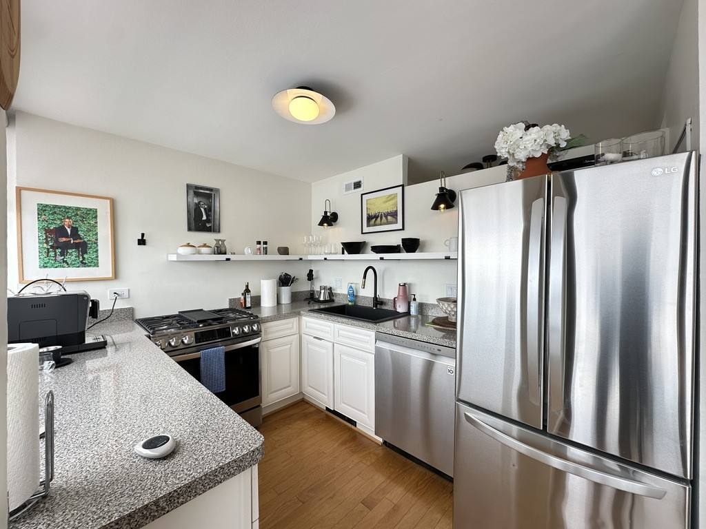 Apartment for rent at 6699 Crandon, Chicago, IL 60649