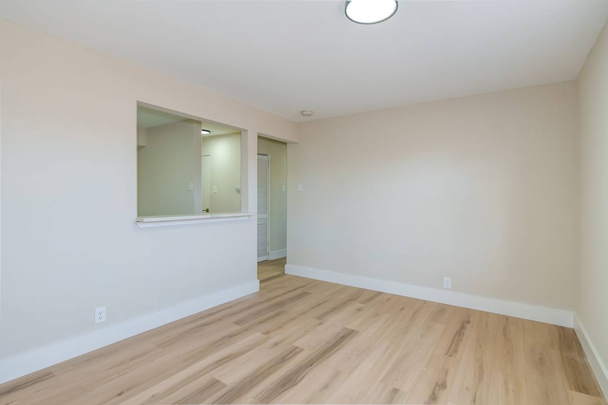 Apartment for rent at 3710 Greenwood, Saint Louis, MO 63143