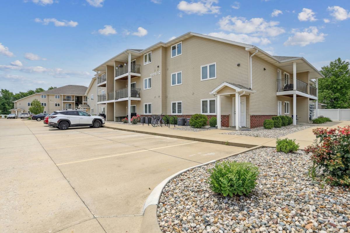 Apartment for rent at 1905 N Cunningham Ave, Urbana, IL 61802