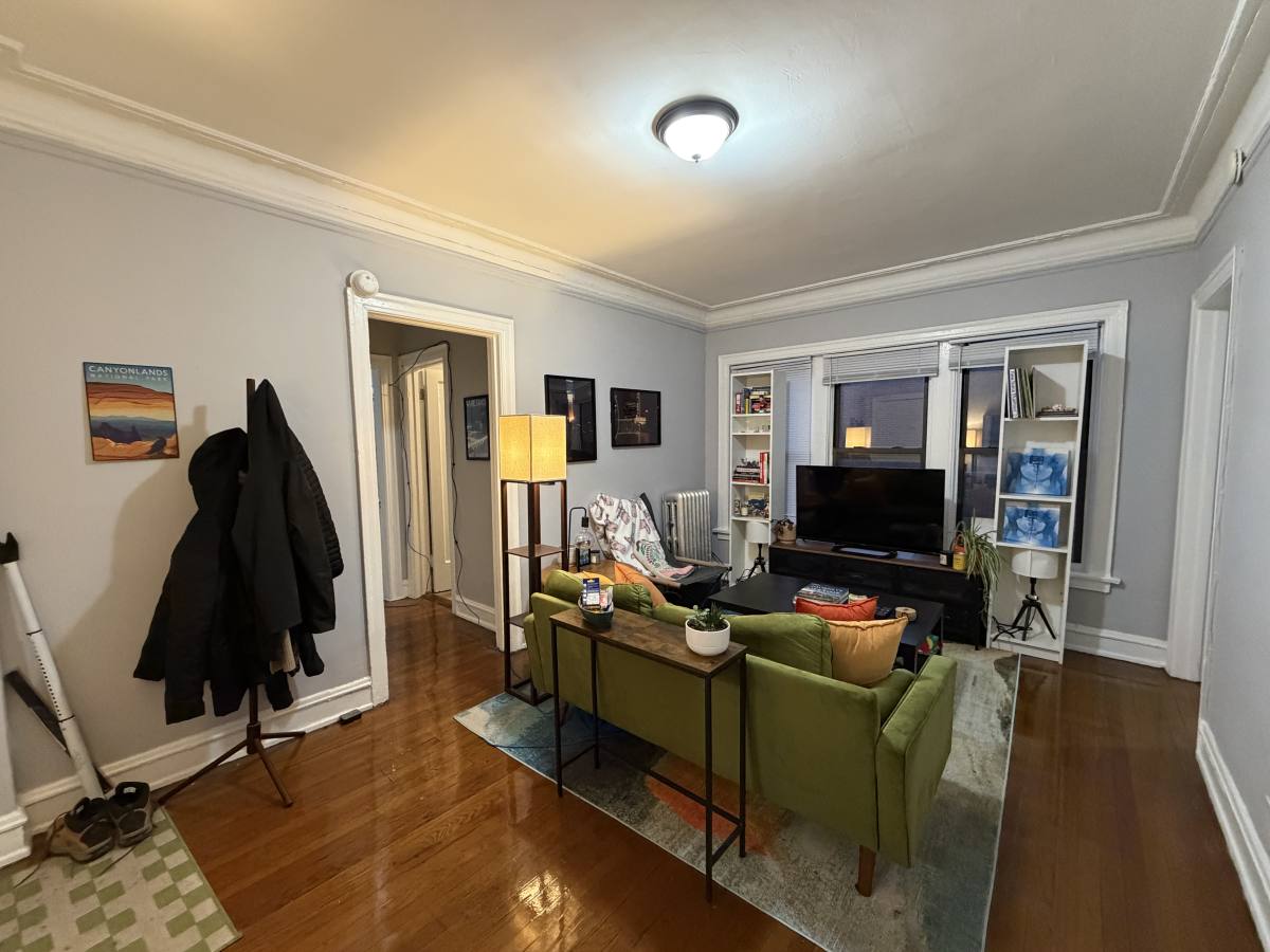 Apartment for rent at 6948 N Ashland #2E, Chicago, IL 60626
