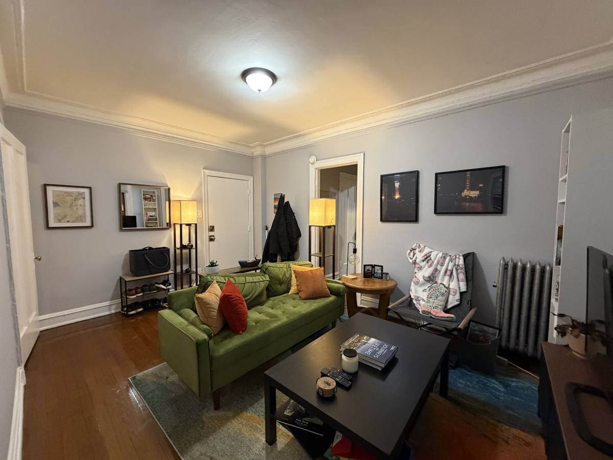 Apartment for rent at 6948 N Ashland #2E, Chicago, IL 60626