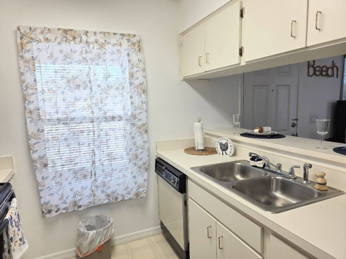 Condo for rent at 843 SE Mayo Dr, Crystal River, FL 34429