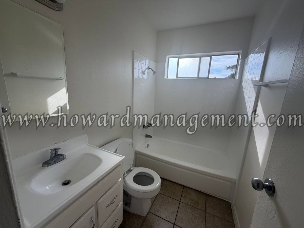 Apartment for rent at 3556 San Marino St, Los Angeles, CA 90019