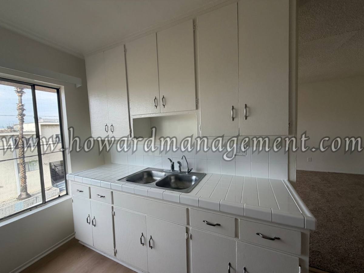 Apartment for rent at 3556 San Marino St, Los Angeles, CA 90019