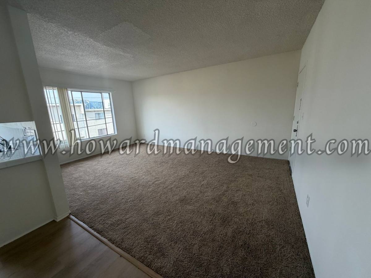 Apartment for rent at 3556 San Marino St, Los Angeles, CA 90019