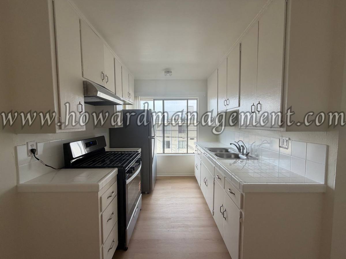 Apartment for rent at 3556 San Marino St, Los Angeles, CA 90019