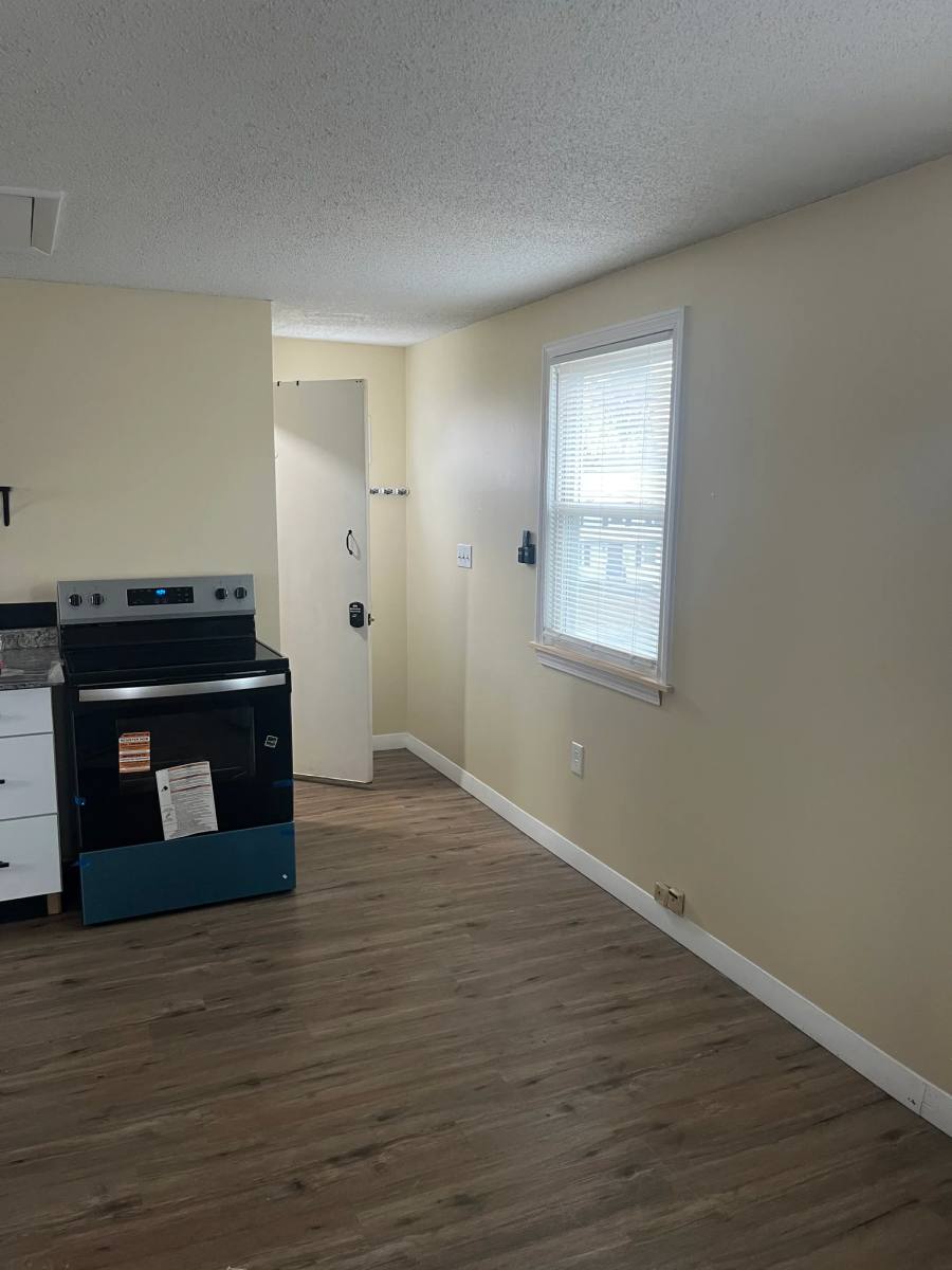 House for rent at 10 Cindy Dr, Nashua, NH 03062