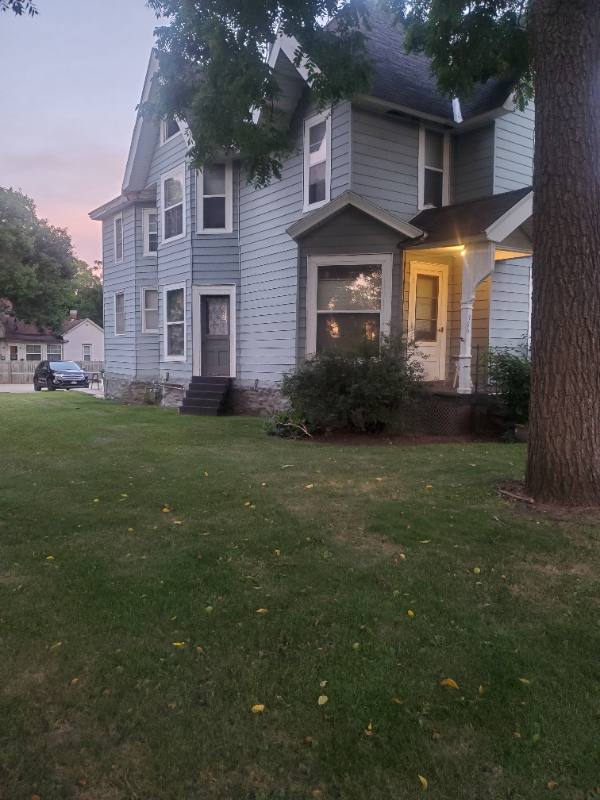 Apartment for rent at 906 N Grand Ave S, Charles City, IA 50616