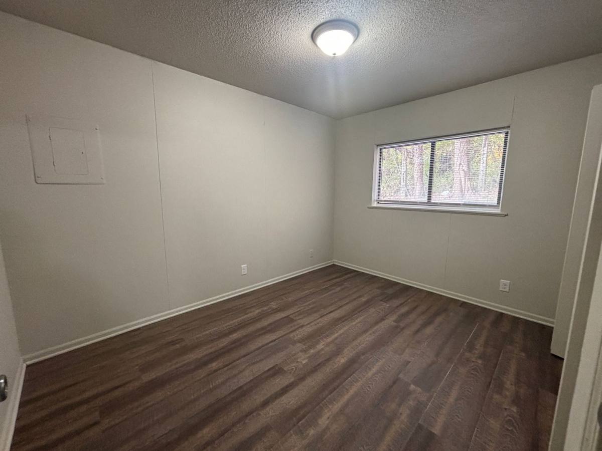 Apartment for rent at 1602 Brookside Dr, Saint Joseph, MO 64506