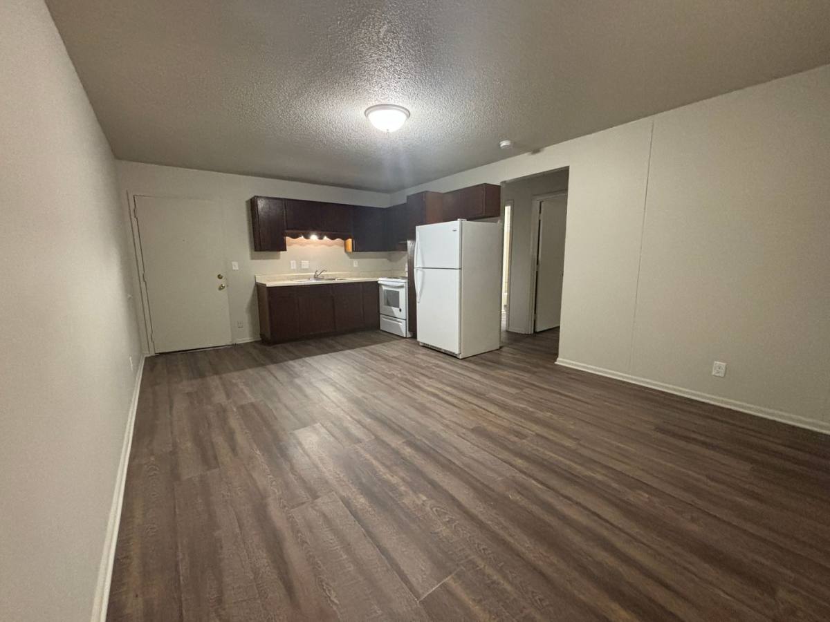 Apartment for rent at 1602 Brookside Dr, Saint Joseph, MO 64506