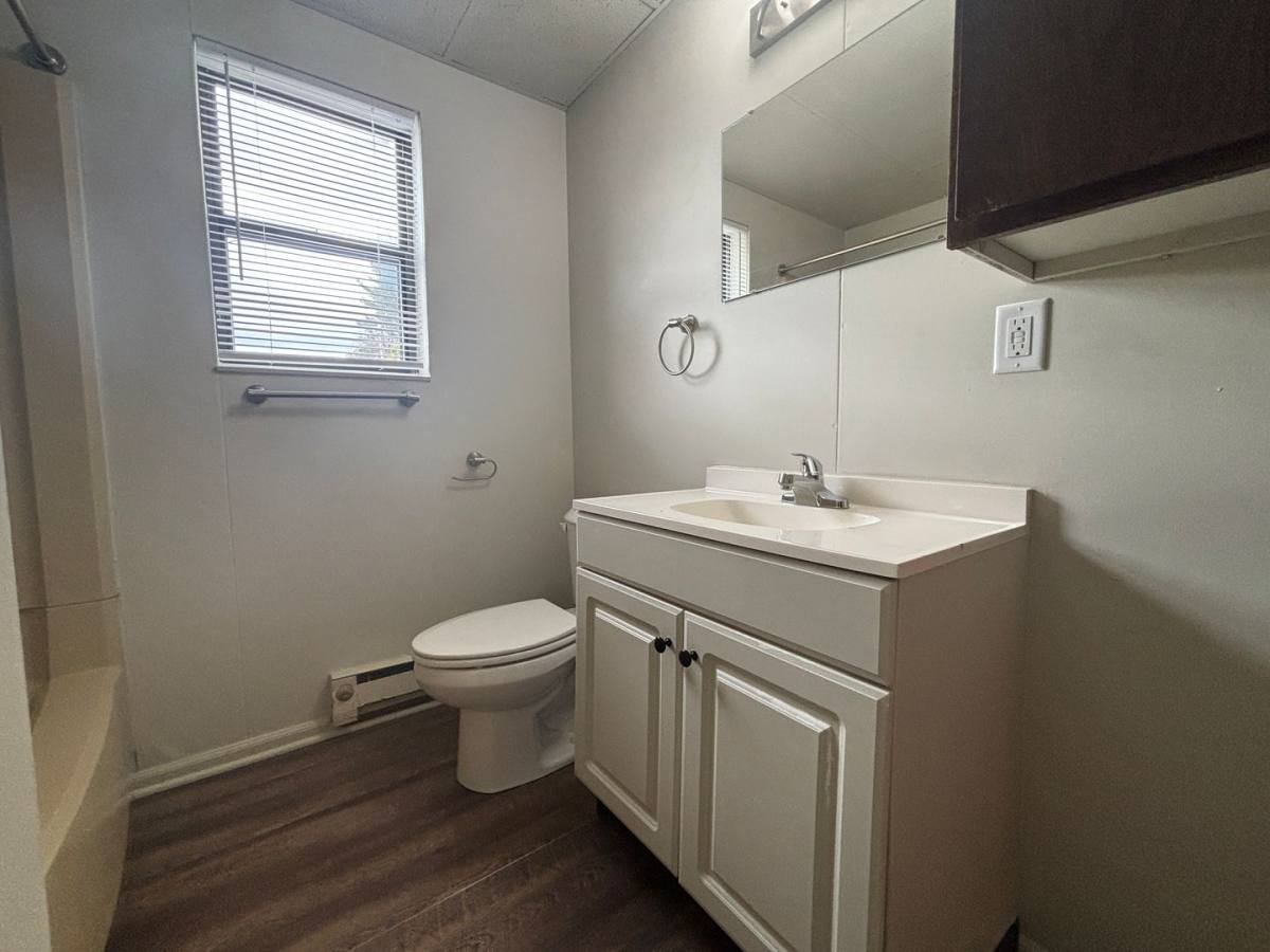 Apartment for rent at 1602 Brookside Dr, Saint Joseph, MO 64506