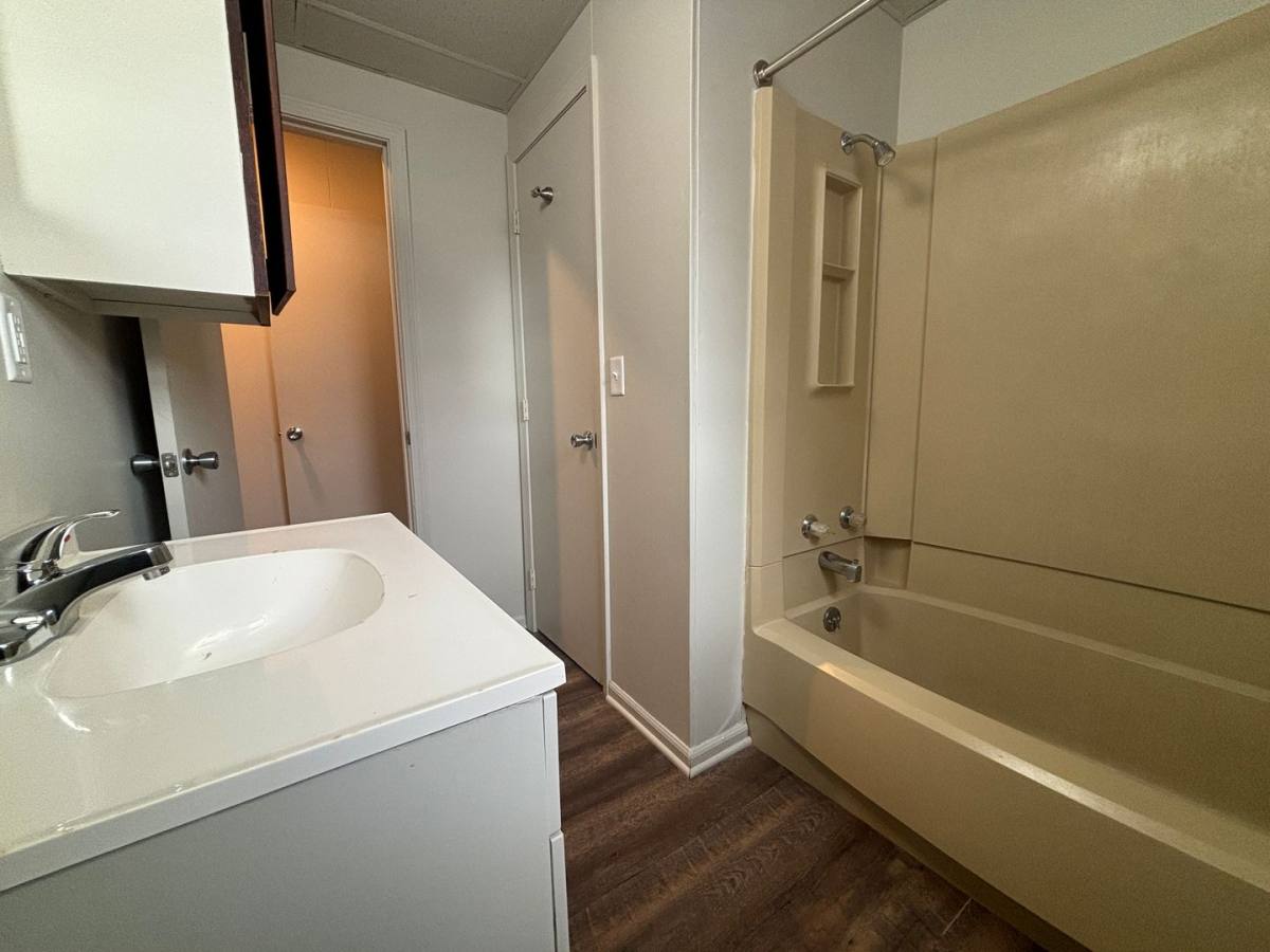 Apartment for rent at 1602 Brookside Dr, Saint Joseph, MO 64506