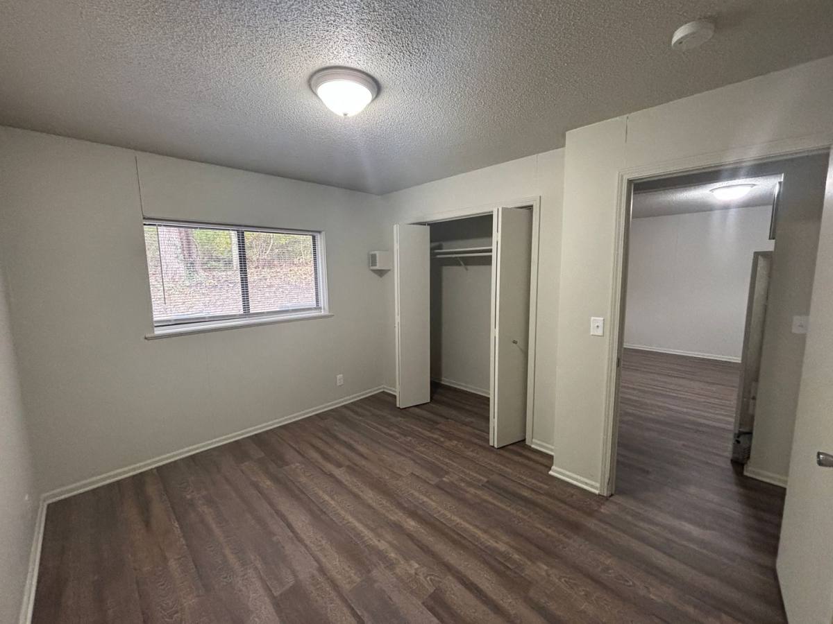 Apartment for rent at 1602 Brookside Dr, Saint Joseph, MO 64506