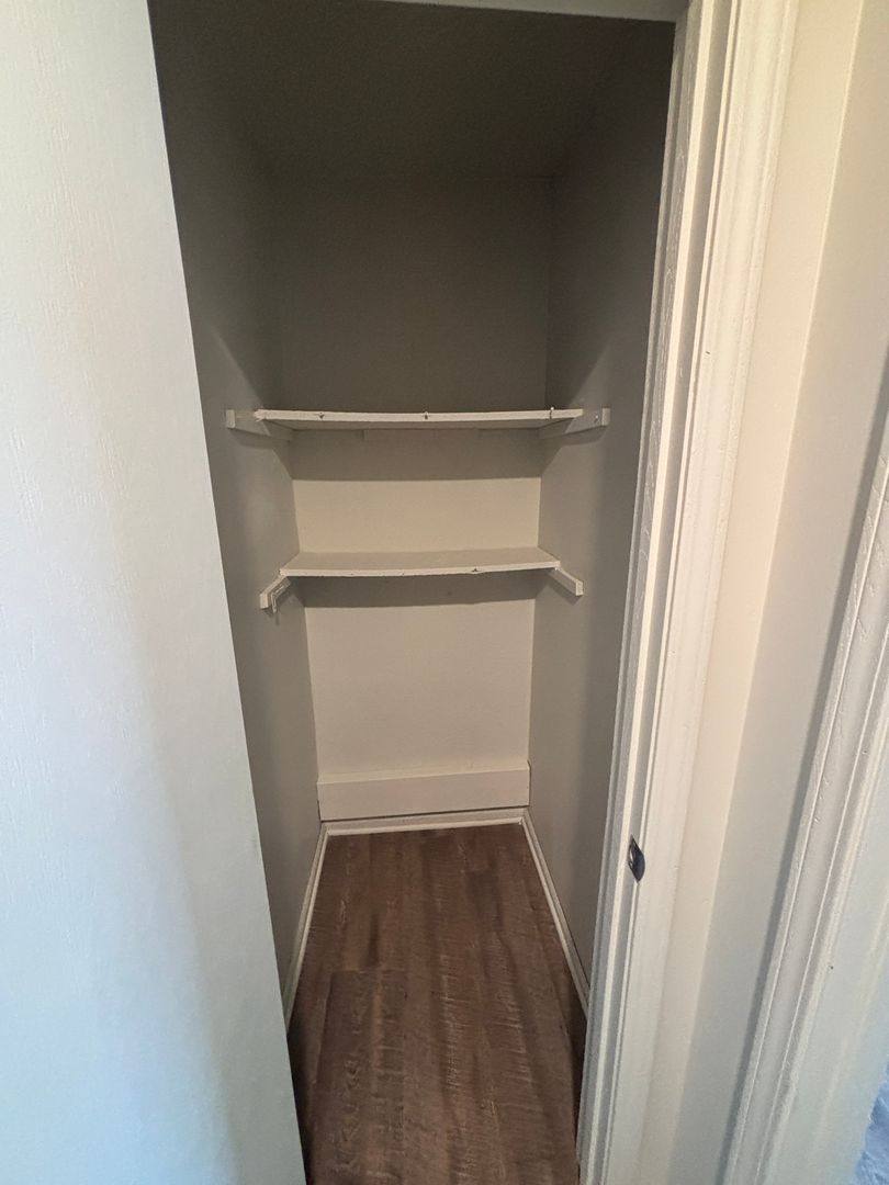 Apartment for rent at 1602 Brookside Dr, Saint Joseph, MO 64506