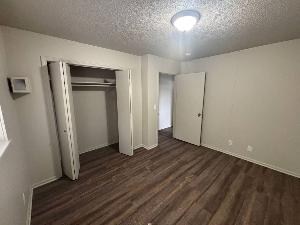 Apartment for rent at 1602 Brookside Dr, Saint Joseph, MO 64506