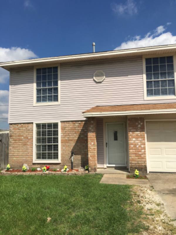 House for rent at 3 Dallas Court #1, Angleton, TX 77515