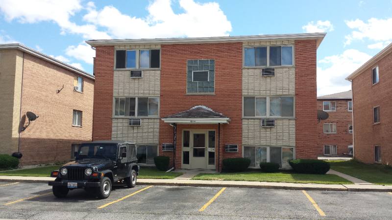 Apartment for rent at 9229 Jill Lane #1E, Schiller Park, IL 60176