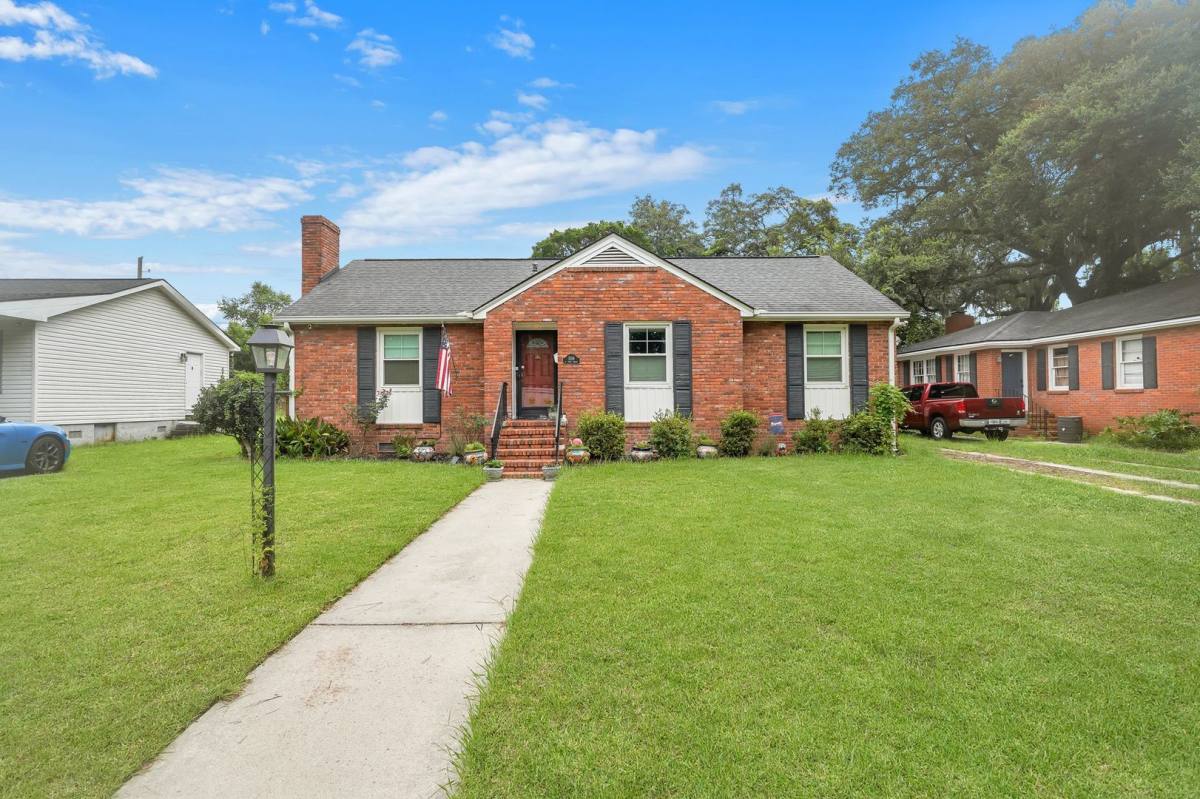 House for rent at 1506 E 55th St, Savannah, GA 31404