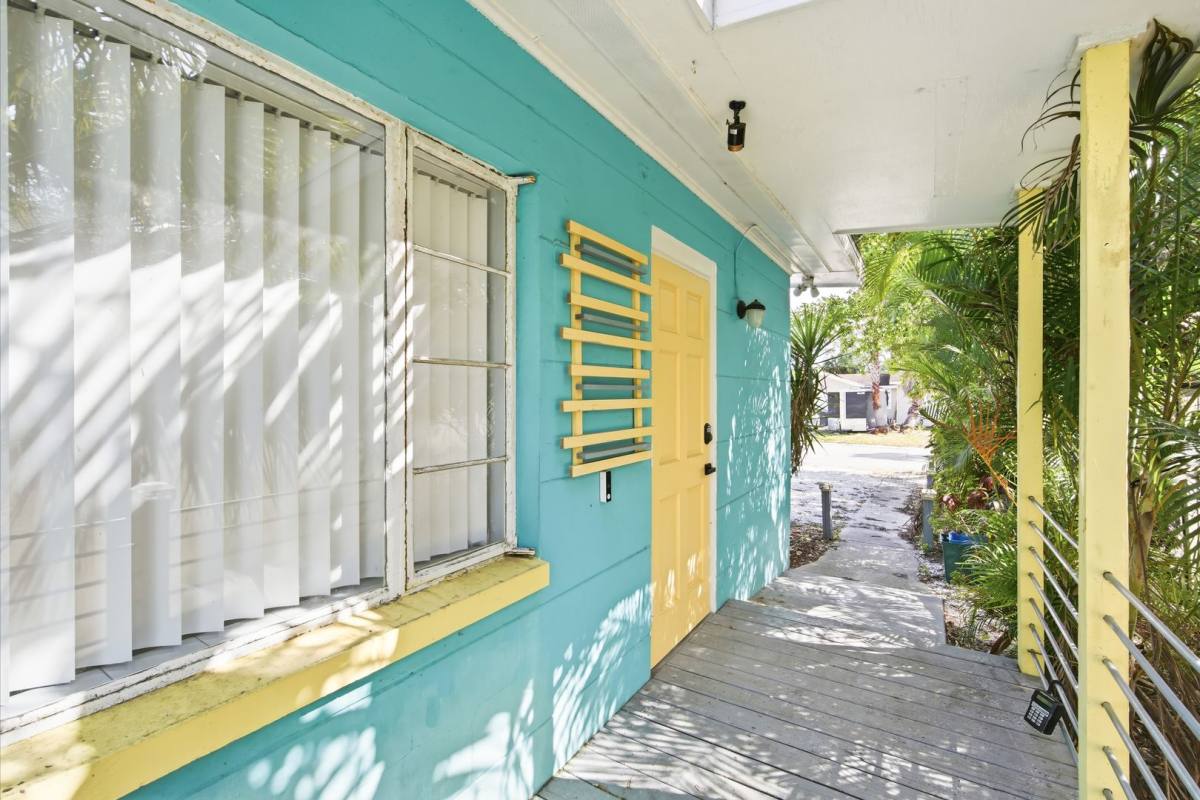 House for rent at 4933 13th Ave S, Saint Petersburg, FL 33707