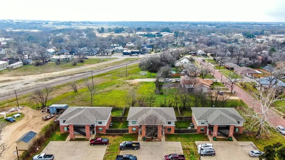 Apartment for rent at 852 W Vanderbilt St #1101, Stephenville, TX 76401