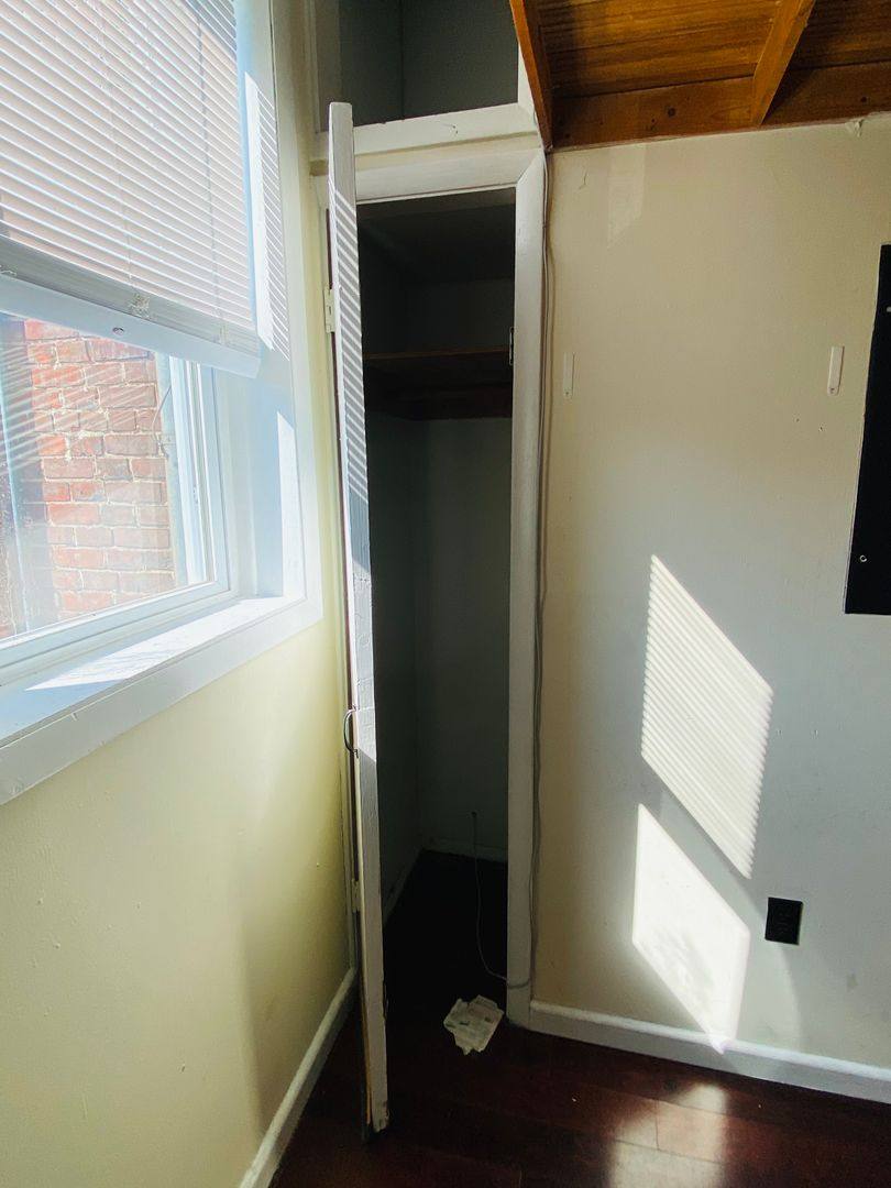 Apartment for rent at 1529 W Cary St, Richmond, VA 23220