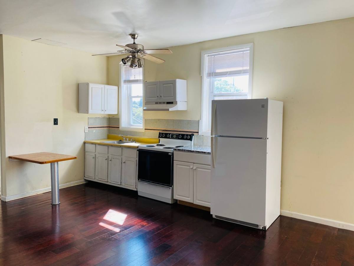 Apartment for rent at 1529 W Cary St, Richmond, VA 23220