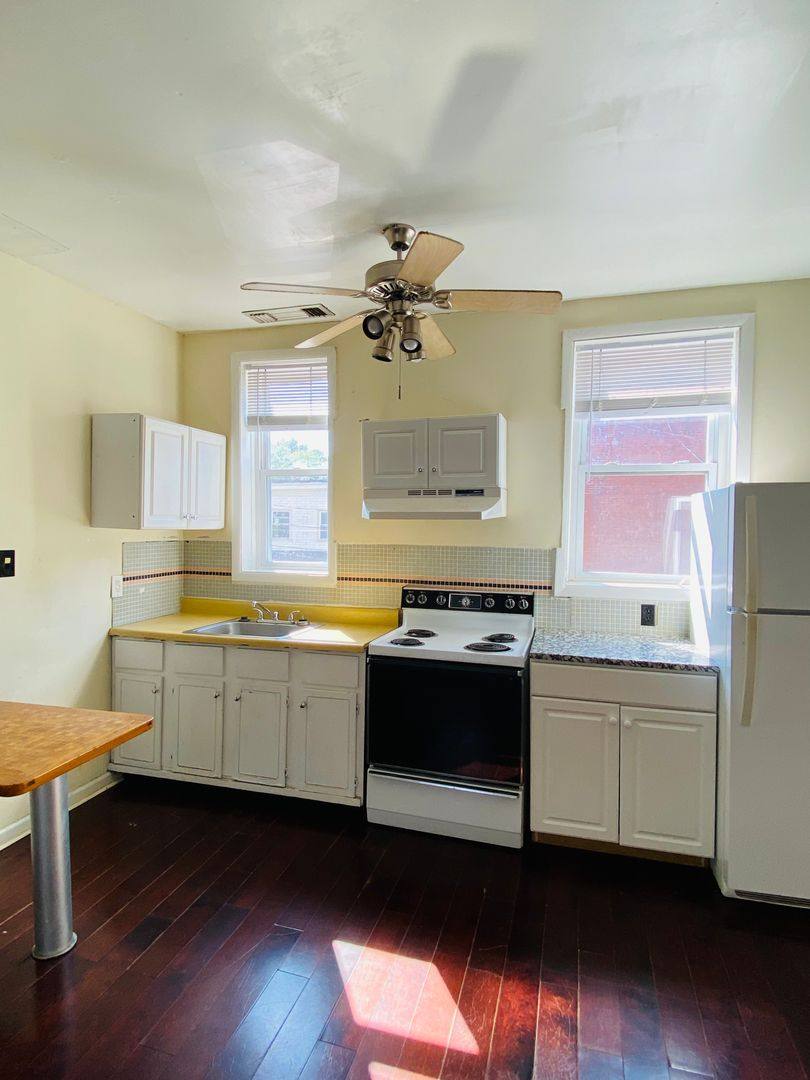 Apartment for rent at 1529 W Cary St, Richmond, VA 23220