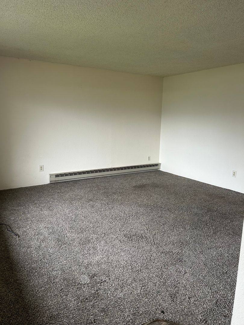 Apartment for rent at 933 N Baker Ave, East Wenatchee, WA 98802