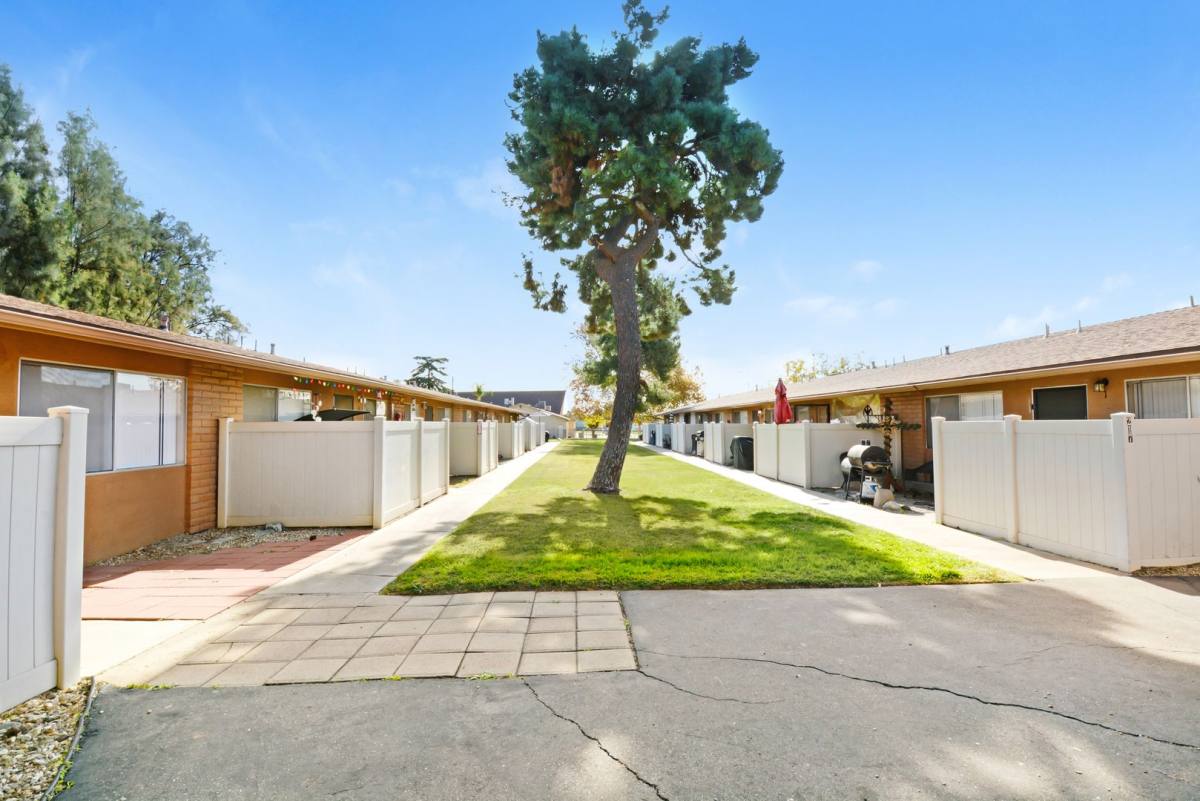 Apartment for rent at 213-217 W County Line Rd, Calimesa, CA 92320